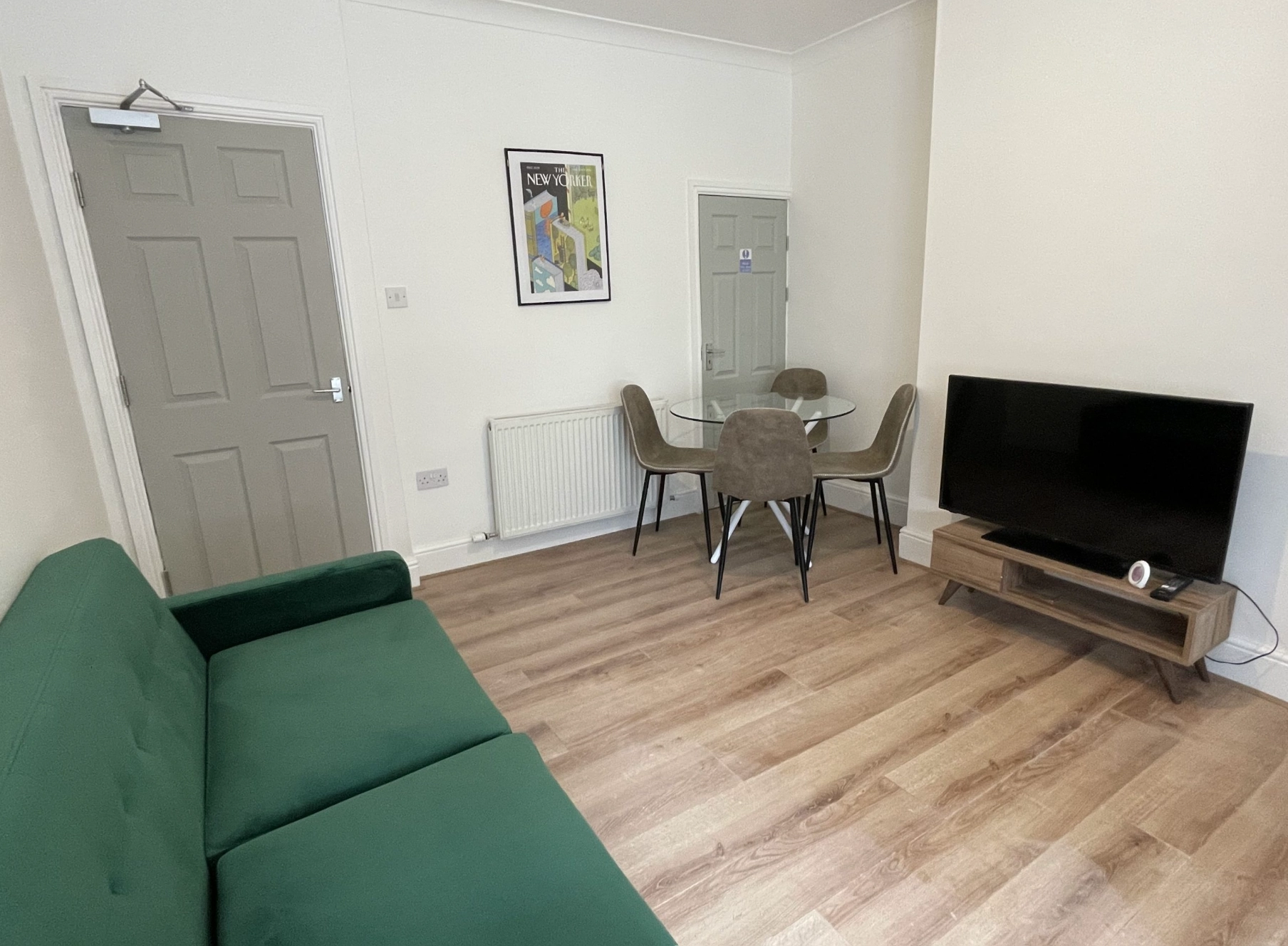 SPARE ROOMS - 47 Hood Street - Bills Inclusive - Image 1